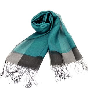 DG women’s scarf – green